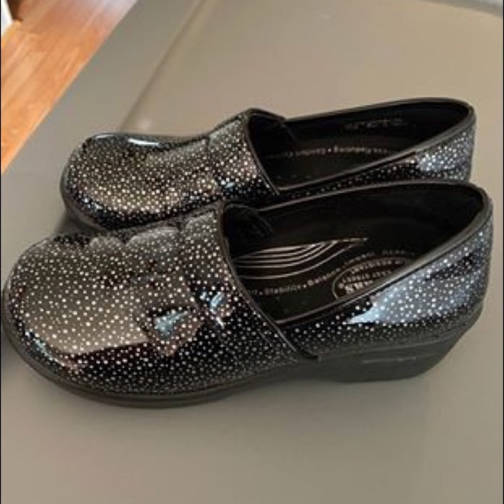 Easy spirit clogs